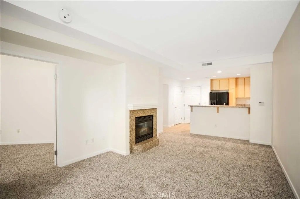 Photo of 160 S Hudson Avenue #303, Pasadena, CA 91101 (MLS # AR25269207)