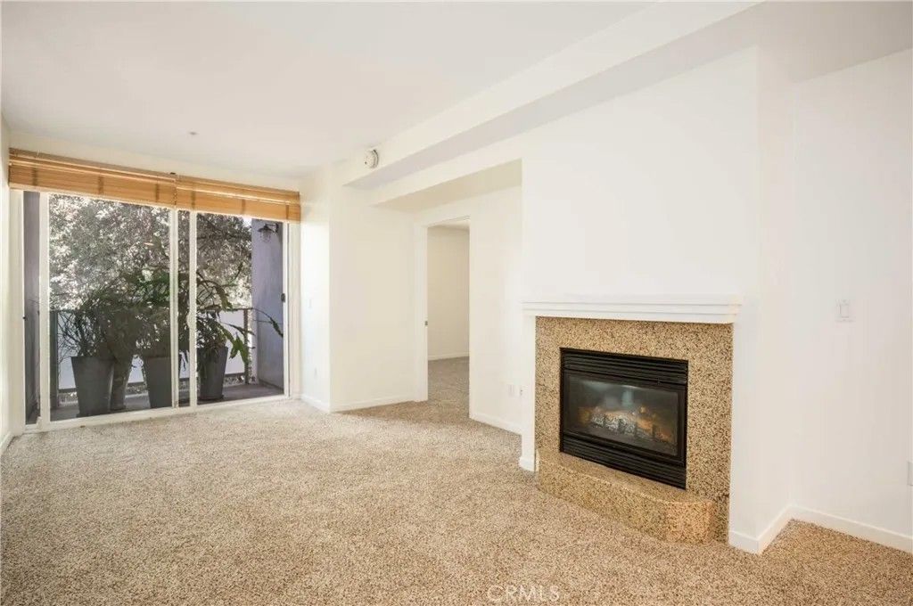 Photo of 160 S Hudson Avenue #303, Pasadena, CA 91101 (MLS # AR25269207)