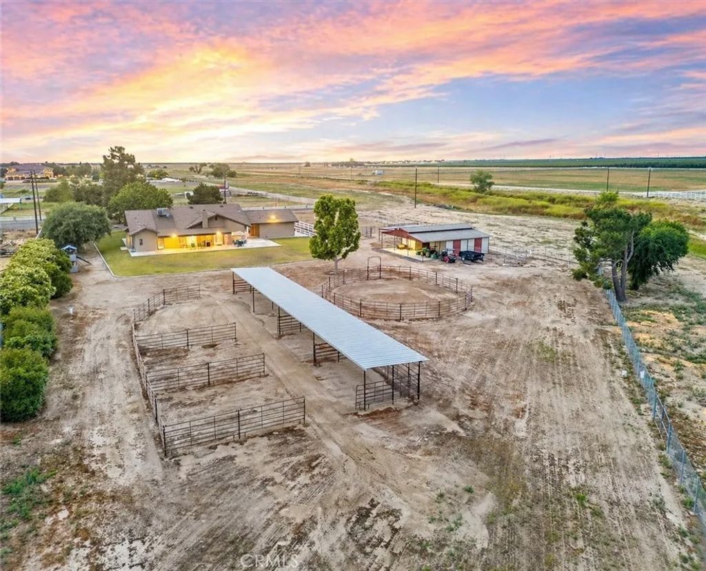 Photo of 1328 Valov Lane, Bakersfield, CA 93314 (MLS # SR26082675)