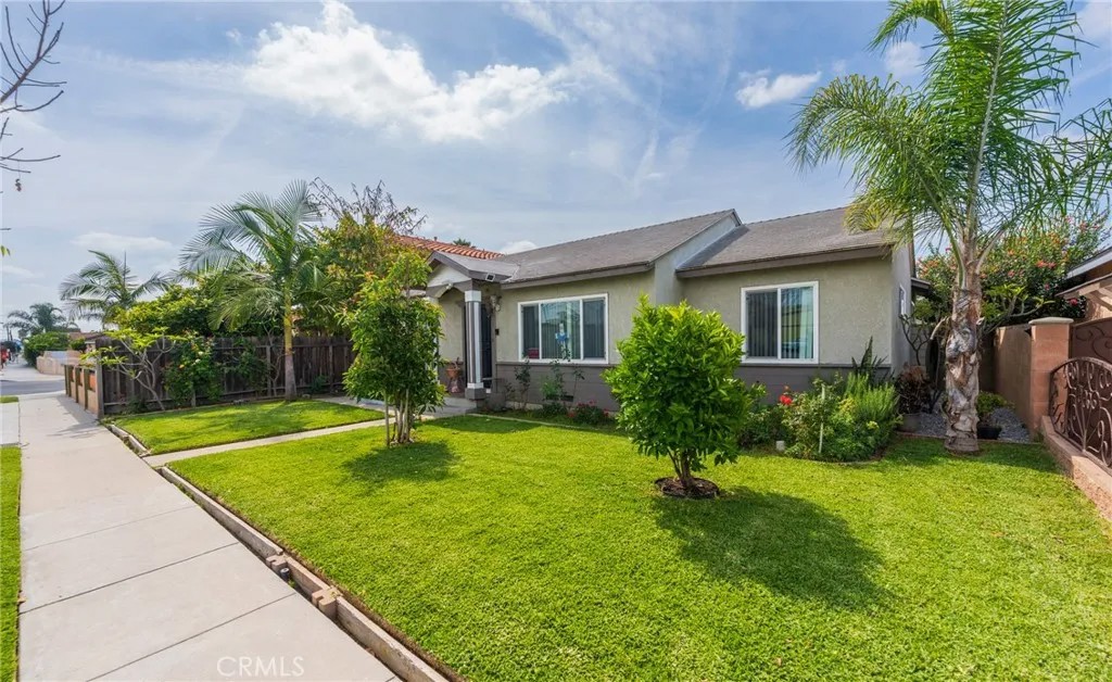 13138 Rosecrans Ave
