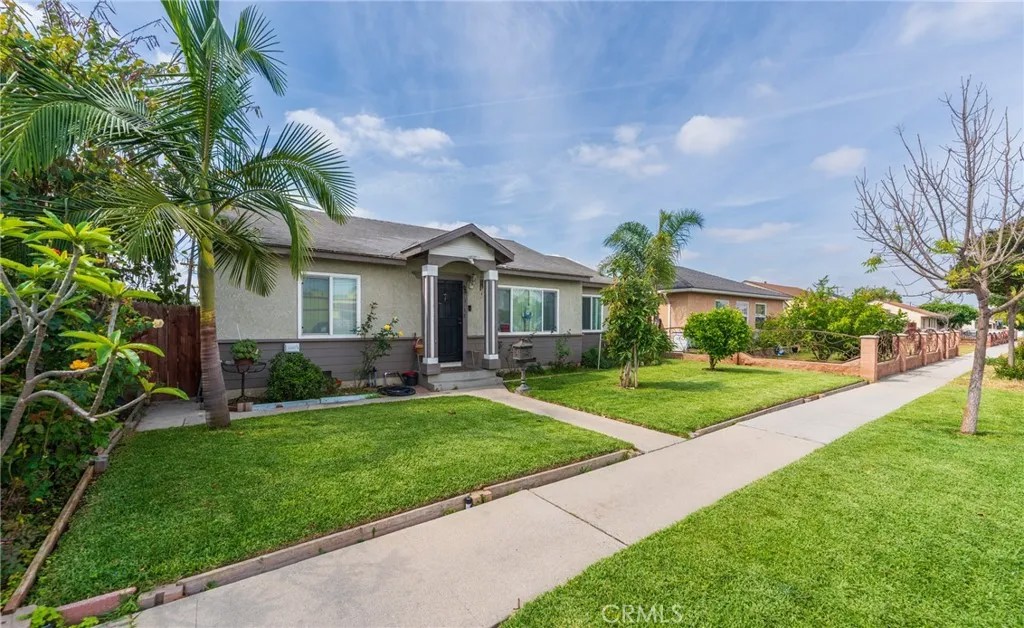 13138 Rosecrans Ave
