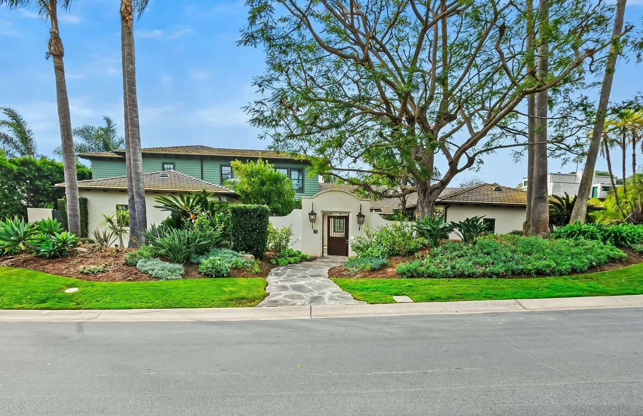 La Jolla, California 92037, United States, 6 Bedrooms Bedrooms, ,7 BathroomsBathrooms,Residential,Active,243065