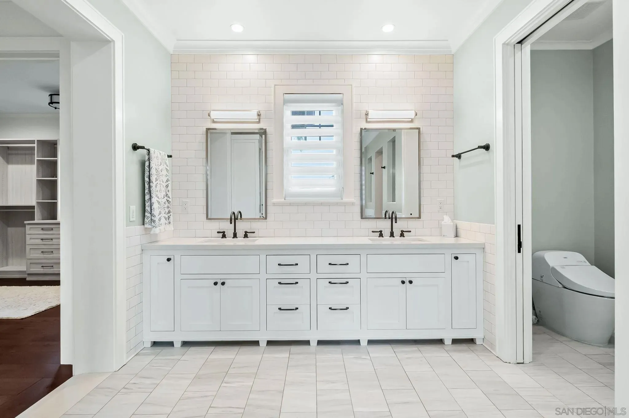 La Jolla, California 92037, United States, 6 Bedrooms Bedrooms, ,7 BathroomsBathrooms,Residential,Active,243065