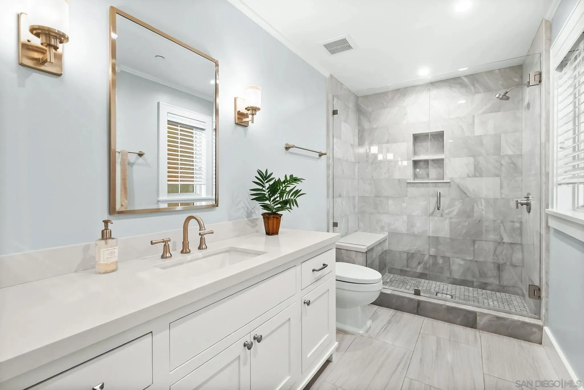 La Jolla, California 92037, United States, 6 Bedrooms Bedrooms, ,7 BathroomsBathrooms,Residential,Active,243065