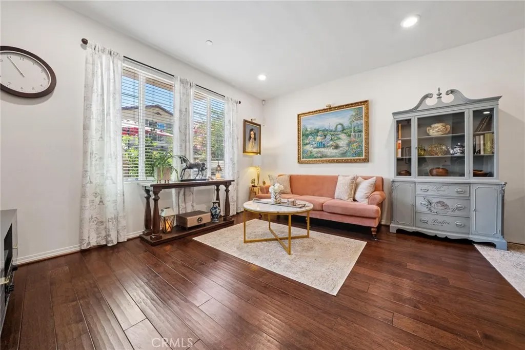 28780 Calle De La Paz