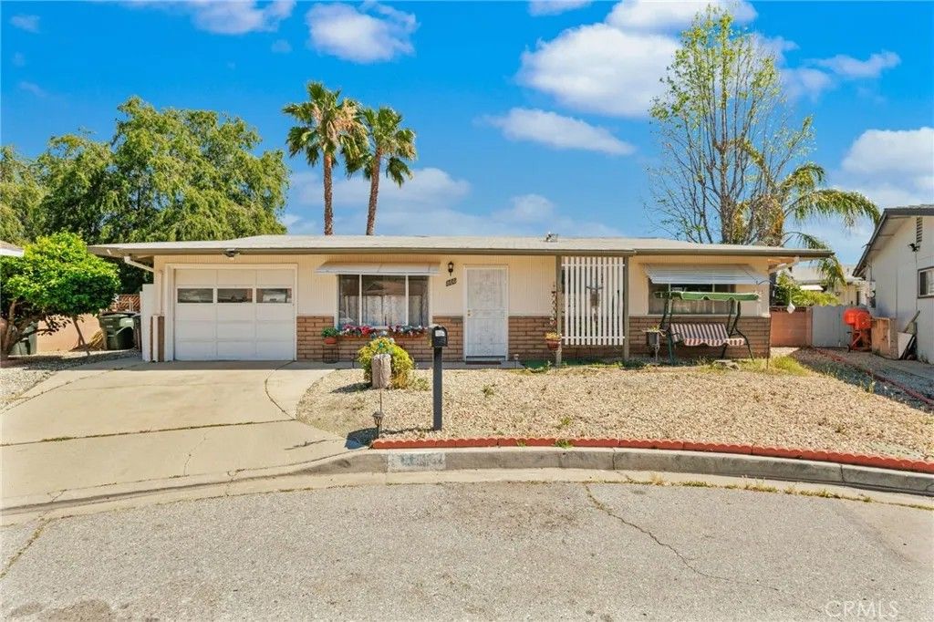 Photo of 860 Felipe Place, Hemet, CA 92543 (MLS # DW26101572)