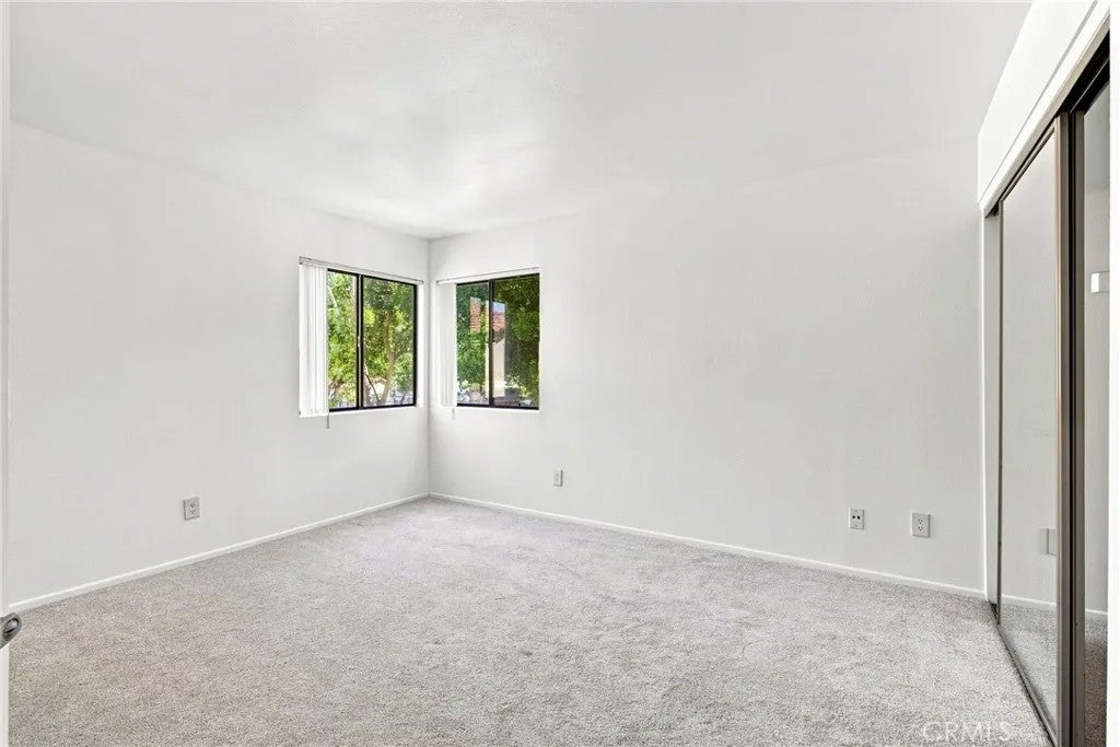 1134 W Blaine 202