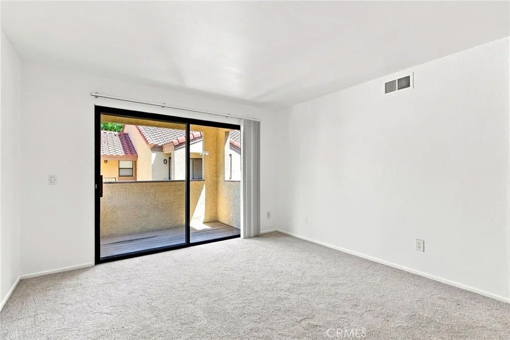 1134 W Blaine 202