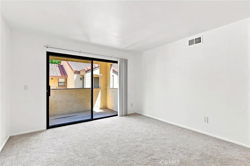1134 W Blaine 202