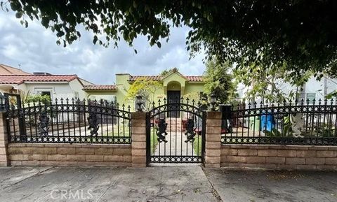 Photo of 3005 11th Avenue, Los Angeles, CA 90018 (MLS # SW26038760)