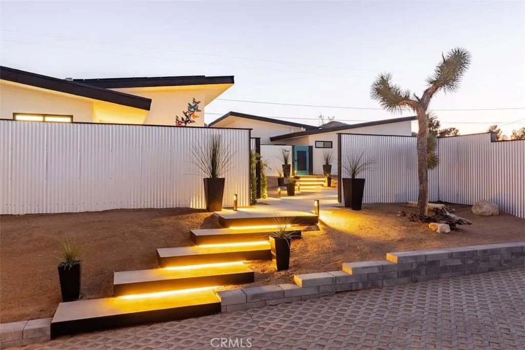 Photo of 60271 Alta Loma Dr, Joshua Tree, CA 92252 (MLS # JT25265609)