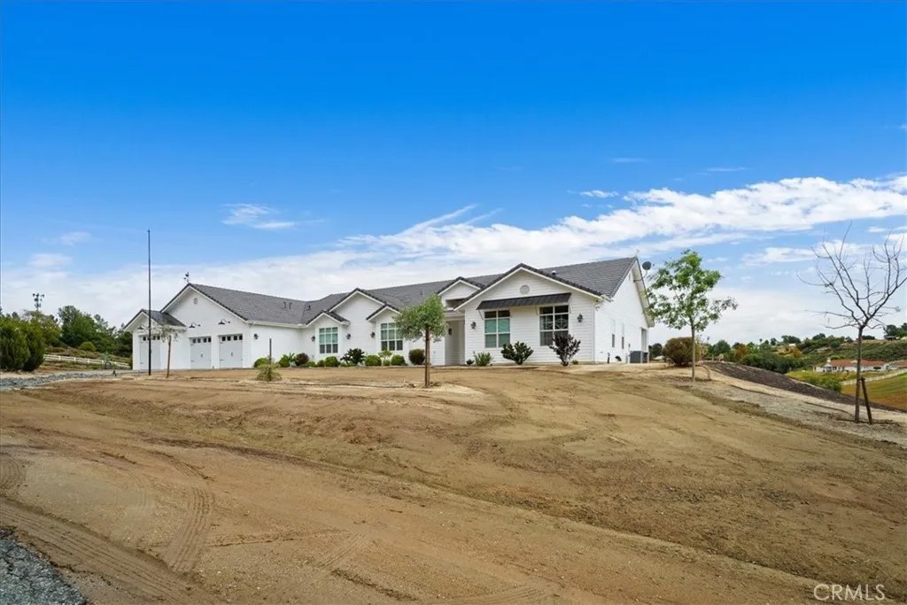 41799 Calle Contento