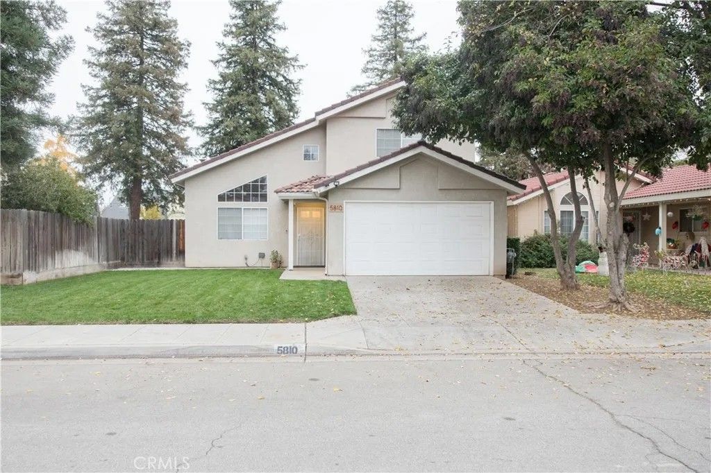 Photo of 5810 W Tenaya, Fresno, CA 93722 (MLS # FR25273433)