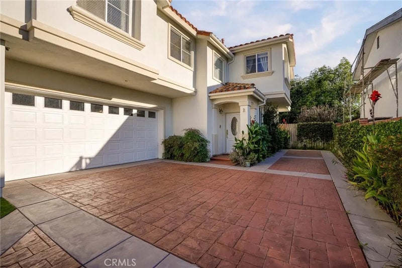 2216 Pullman Lane B