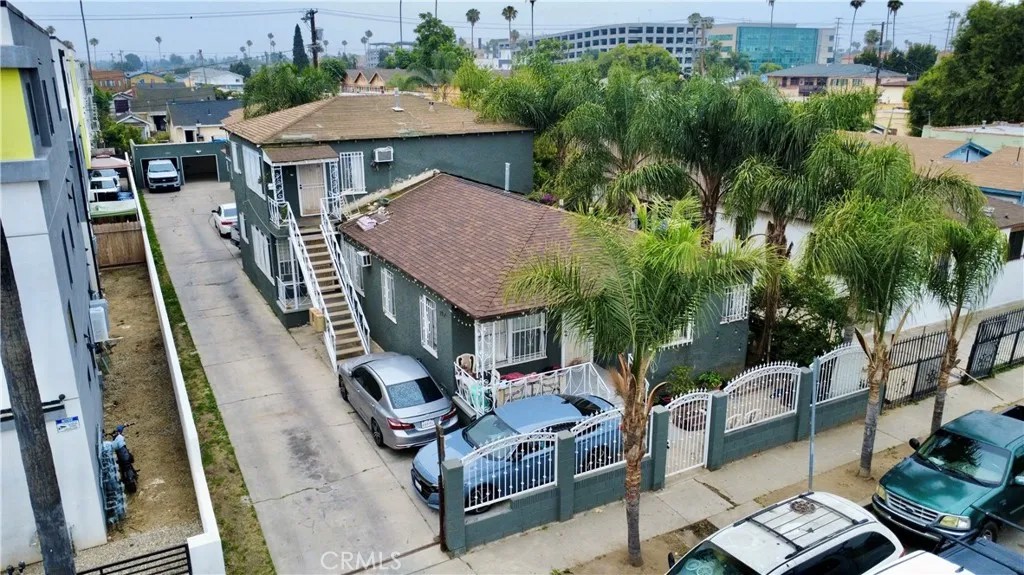 840 W 81st
