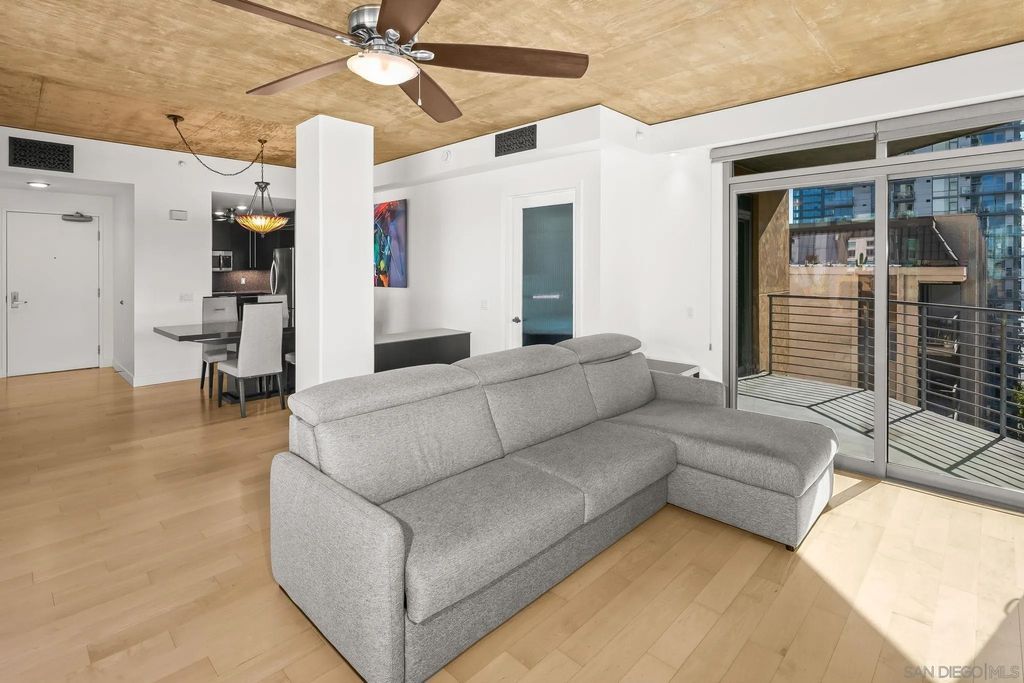 Photo of 801 Ash St #702, San Diego, CA 92101 (MLS # 250045007)