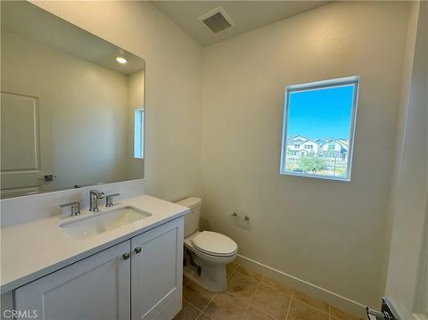 Tiny photo for 283 Lynx, Irvine, CA 92618 (MLS # OC25238079)