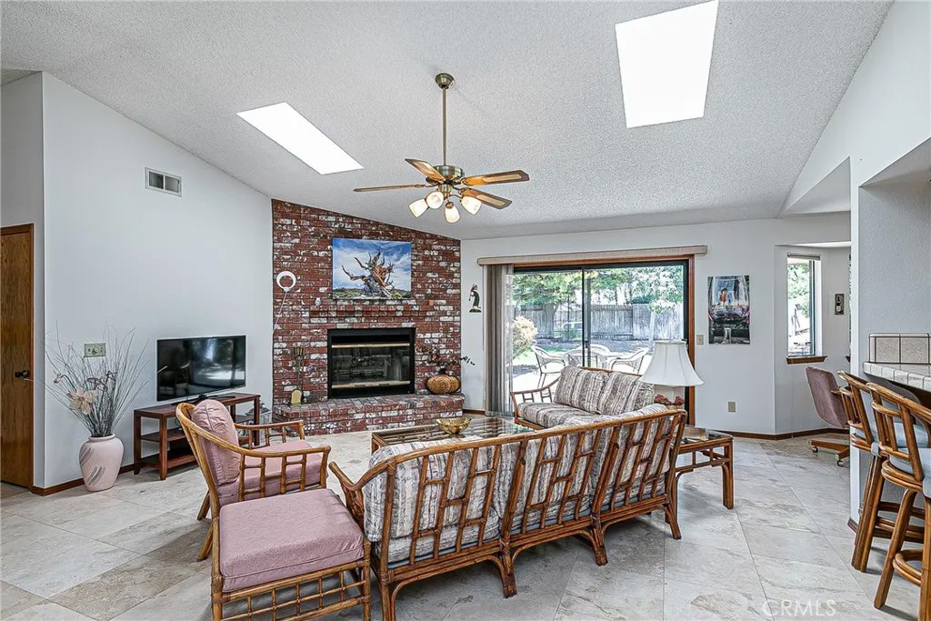 855 Sunshine Court
