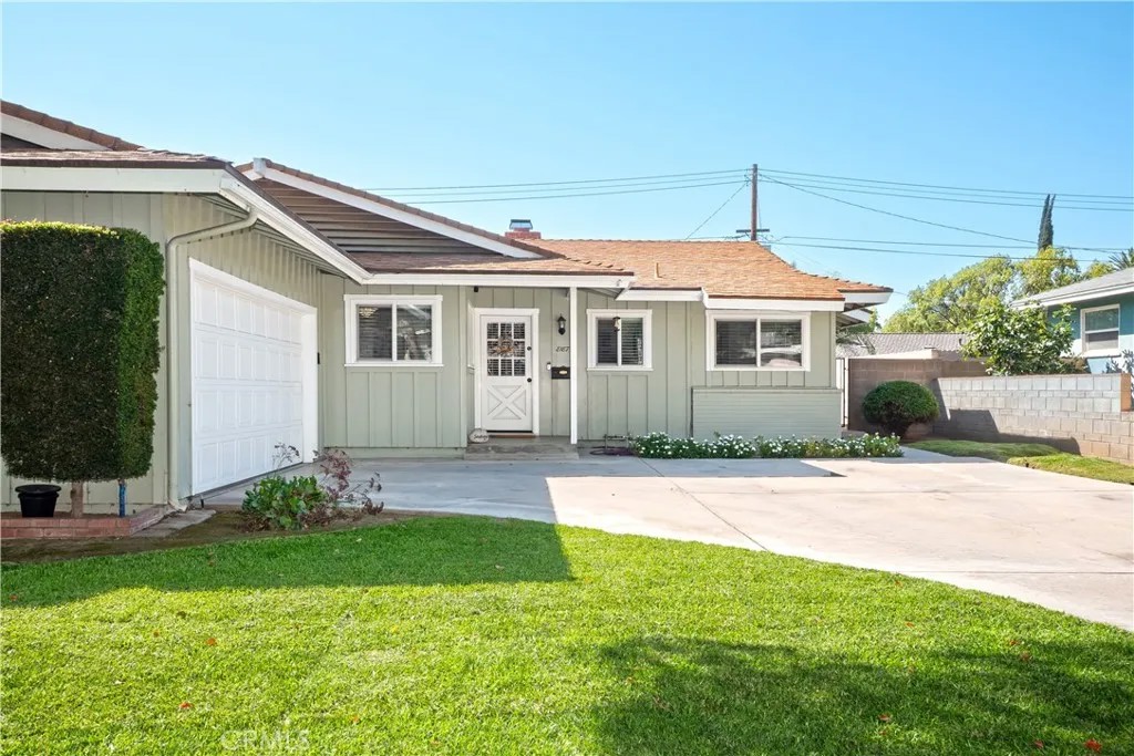 8187 Buckingham Place