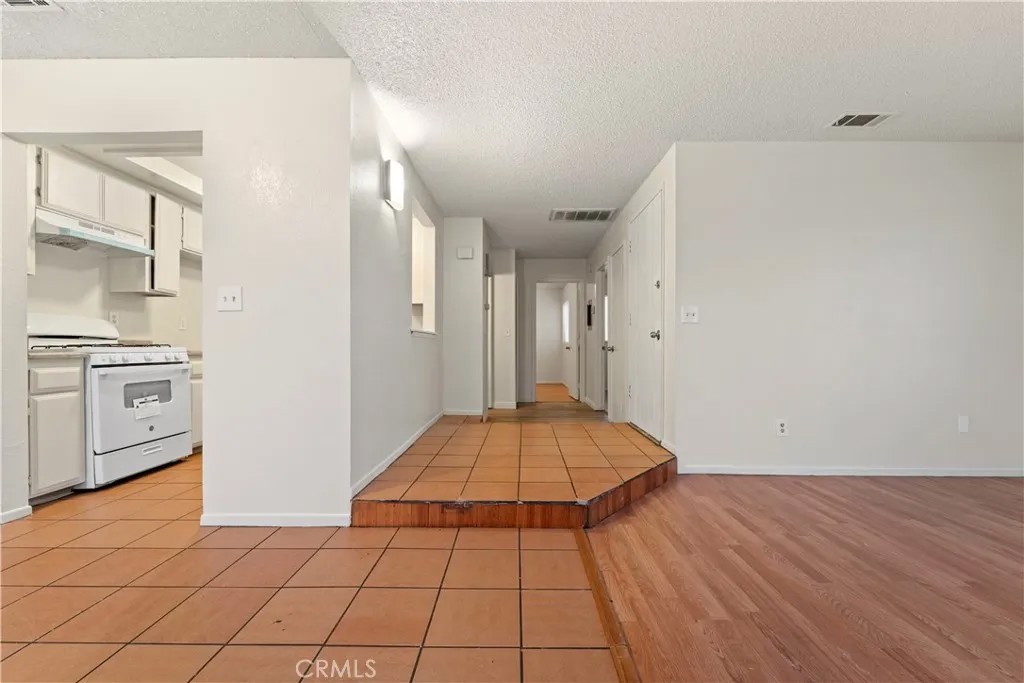 1071 May Lane