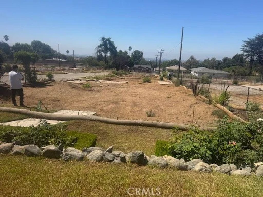 Photo of 742 E Mariposa St, Altadena, CA 91001 (MLS # DW26062509)