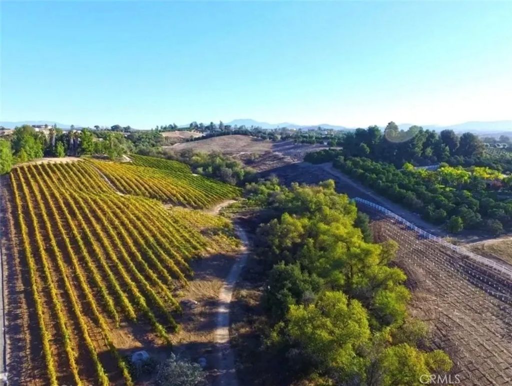 Photo of 39850 Kapalua Way, Temecula, CA 92592 (MLS # AR26075114)