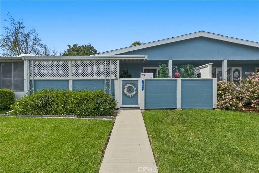 Photo of 19237 Avenue Of The Oaks #B, Newhall, CA 91321 (MLS # SR26070630)