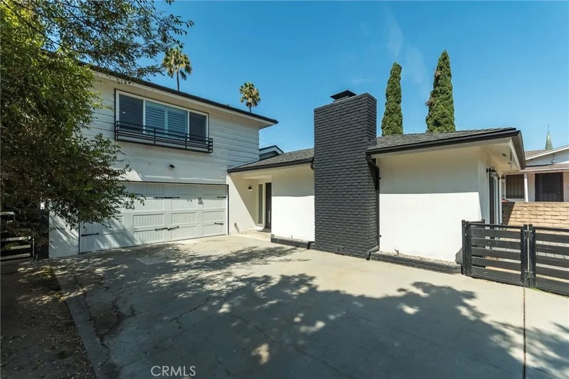 3338 Perlita Avenue