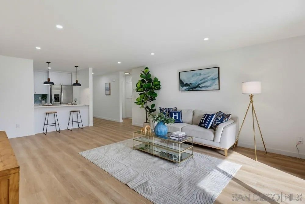 4444 W Point Loma 98