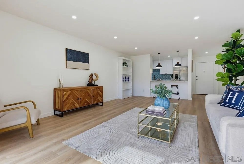 4444 W Point Loma 98