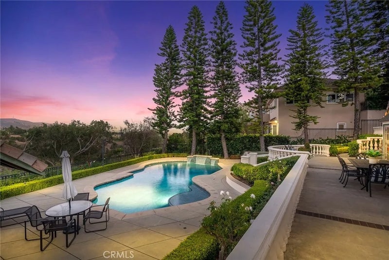 10082 Sunrise Ln