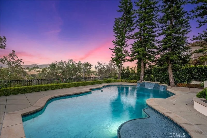 10082 Sunrise Ln