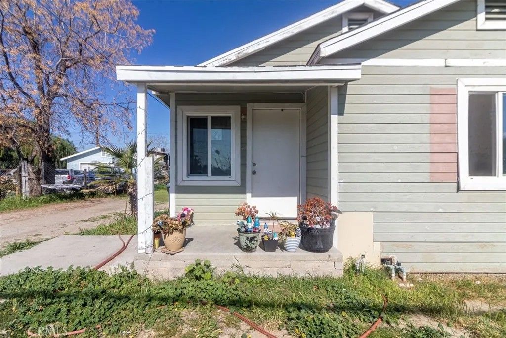 Photo of 445 E Main St, San Jacinto, CA 92583 (MLS # IV26034591)