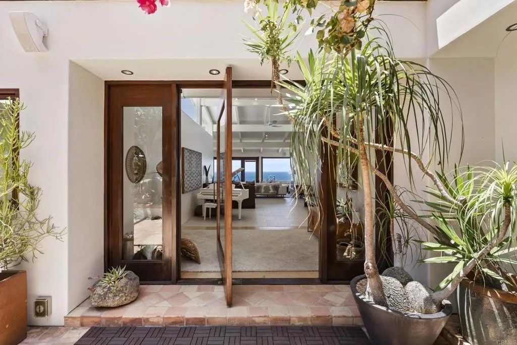 Photo of 1370 Neptune Avenue, Encinitas, CA 92024 (MLS # NDP2507706)