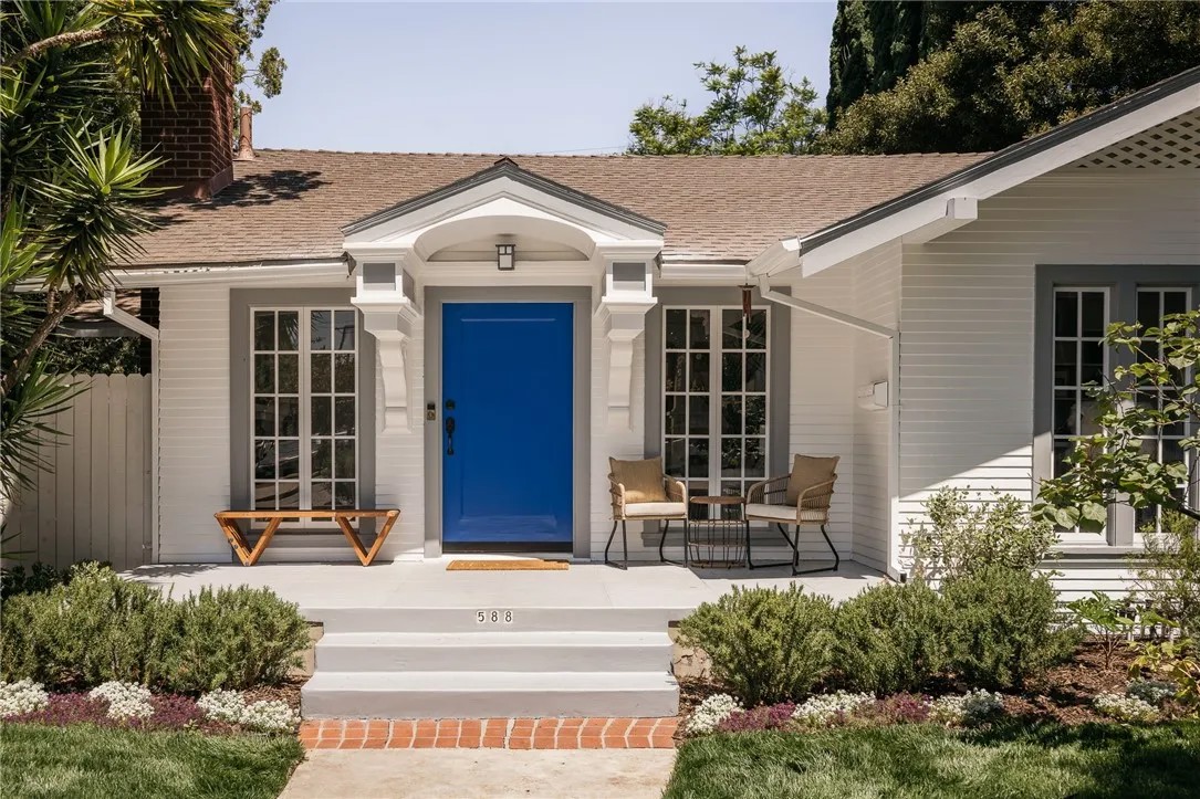 588 N Lucerne