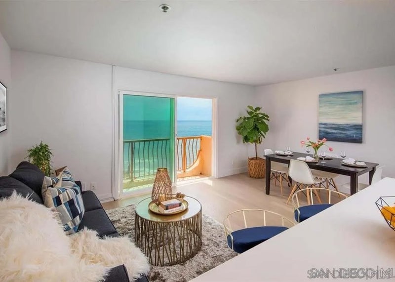 4878 Pescadero 202