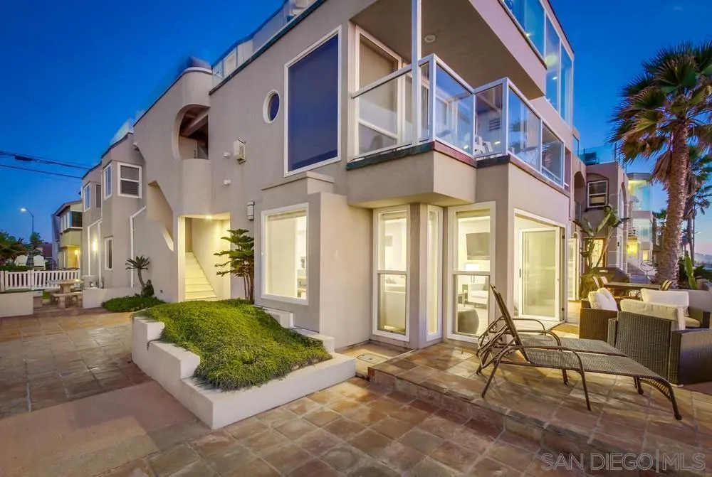 3391 Ocean Front Walk A