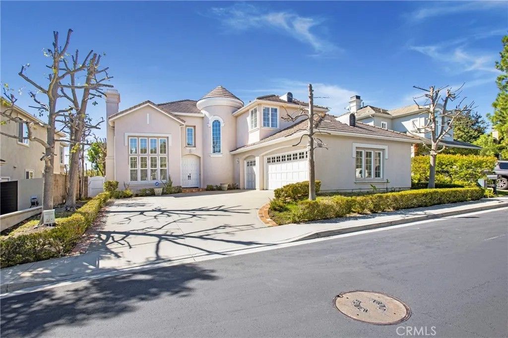 Photo of 68 Bridgeport Rd, Newport Coast, CA 92657 (MLS # OC25238216)