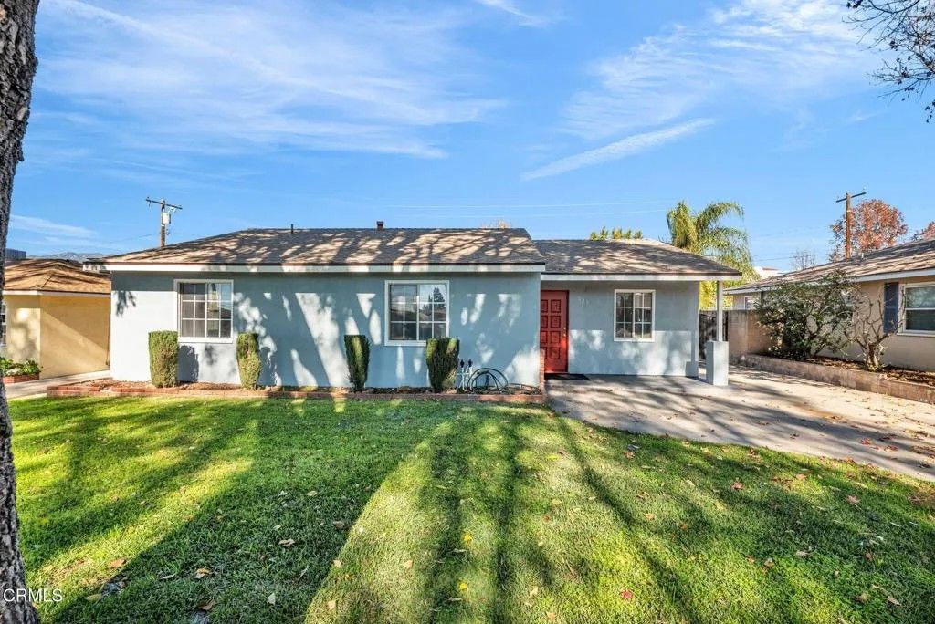 Photo of 423 W Heber Street, Glendora, CA 91741 (MLS # P1-25454)
