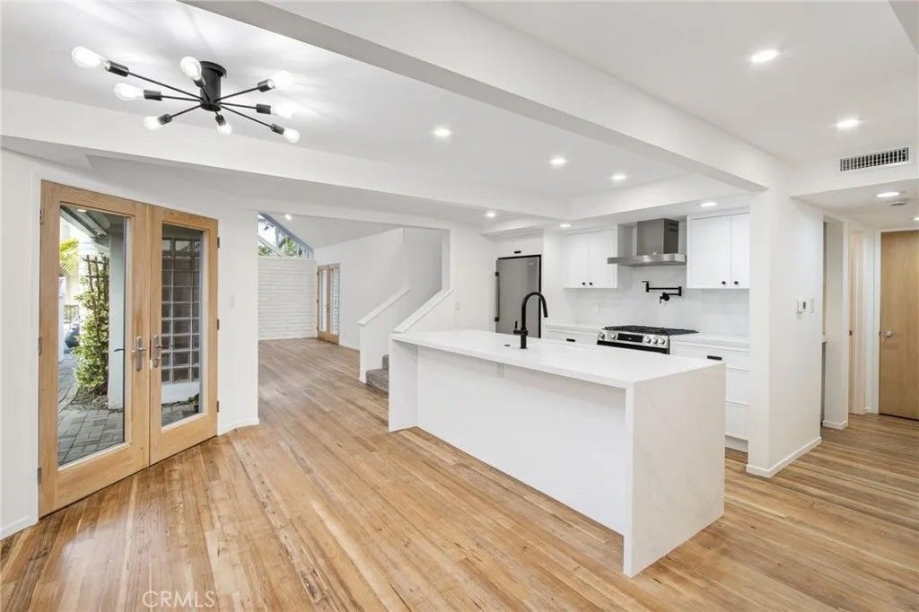 Photo of 404 Prospect Street, Newport Beach, CA 92663 (MLS # NP26092317)