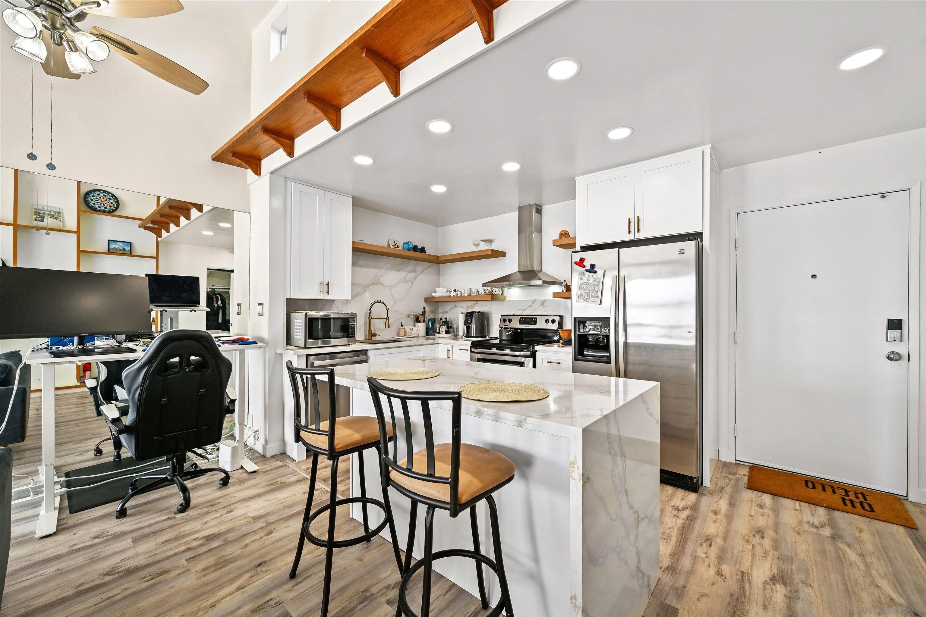 1855 Diamond St 5-327