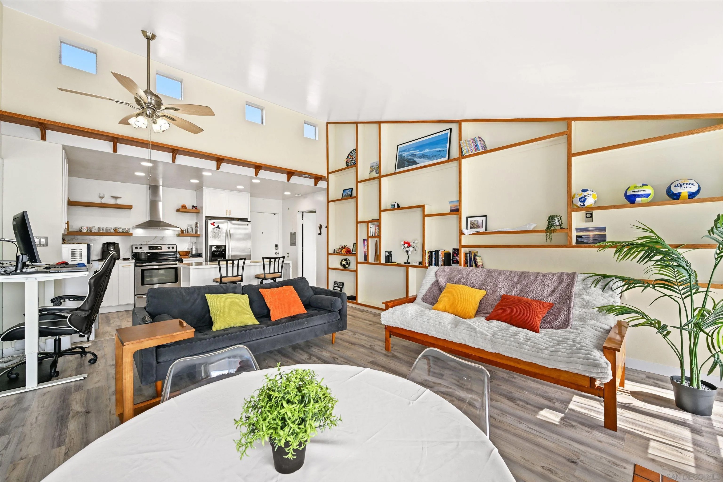 1855 Diamond St 5-327