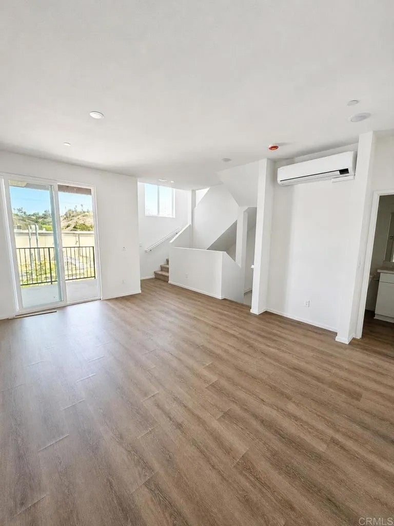 438 Creekside Circle