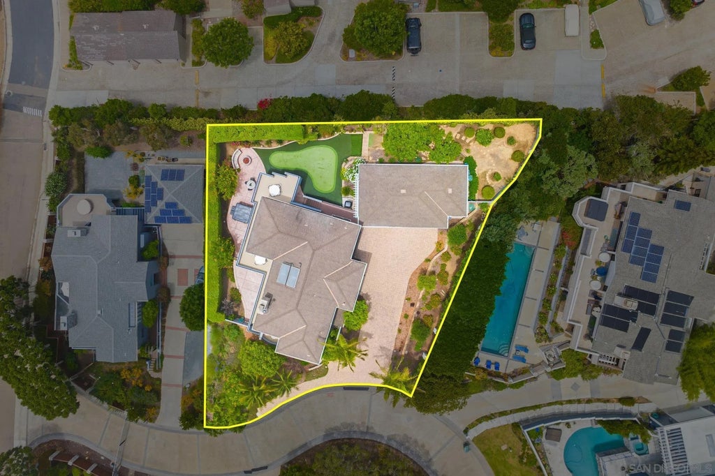 Photo of 226 Stratford Park Cir, Del Mar, CA 92014 (MLS # 260021531)
