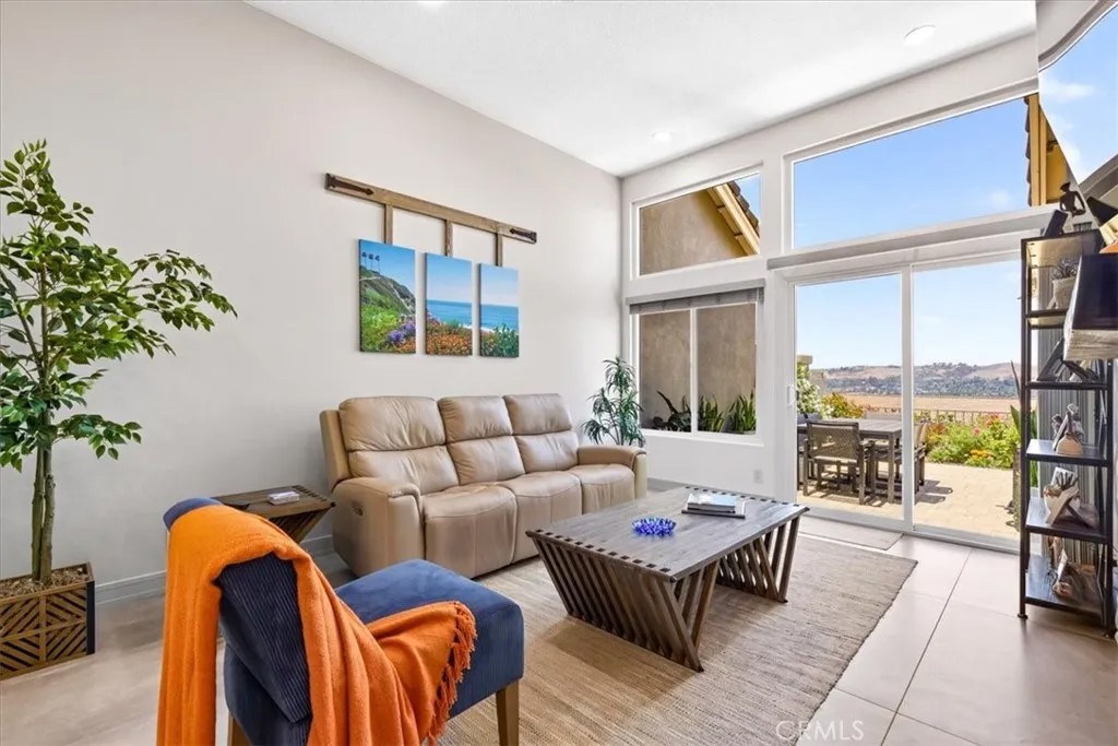 27589 Paseo Segovia