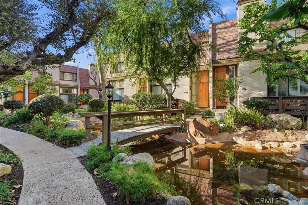 Photo of 9000 Vanalden Avenue #175, Northridge, CA 91324 (MLS # SR26056519)