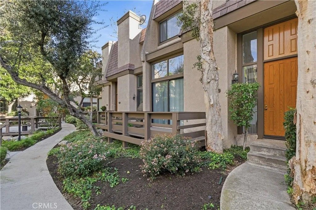 Photo of 9000 Vanalden Avenue #175, Northridge, CA 91324 (MLS # SR26056519)