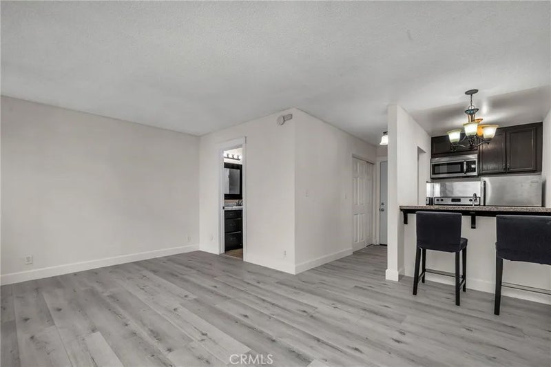 525 S Ardmore Avenue 161