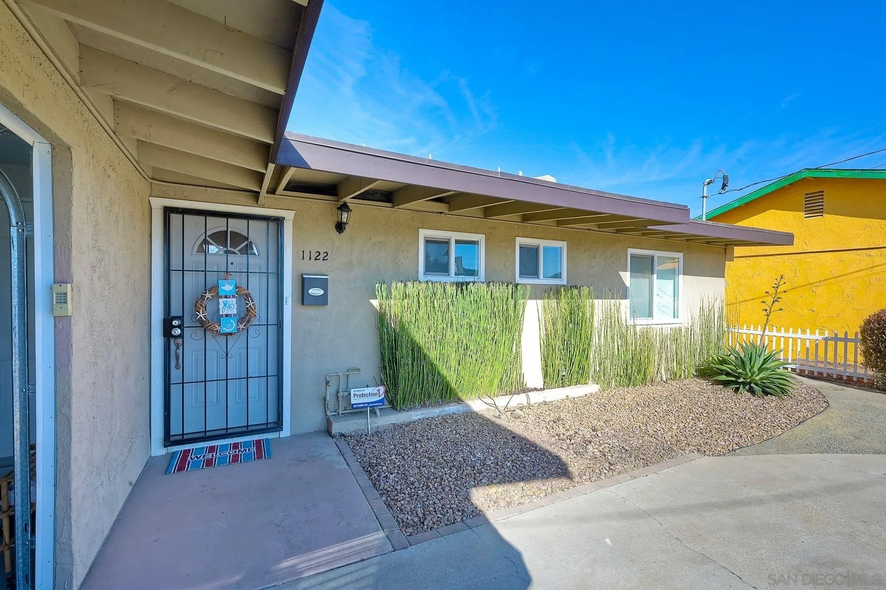 1122 Iris Ave