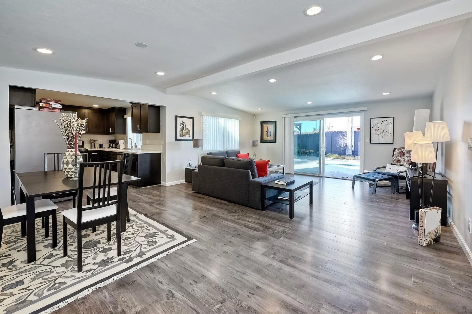 1122 Iris Ave